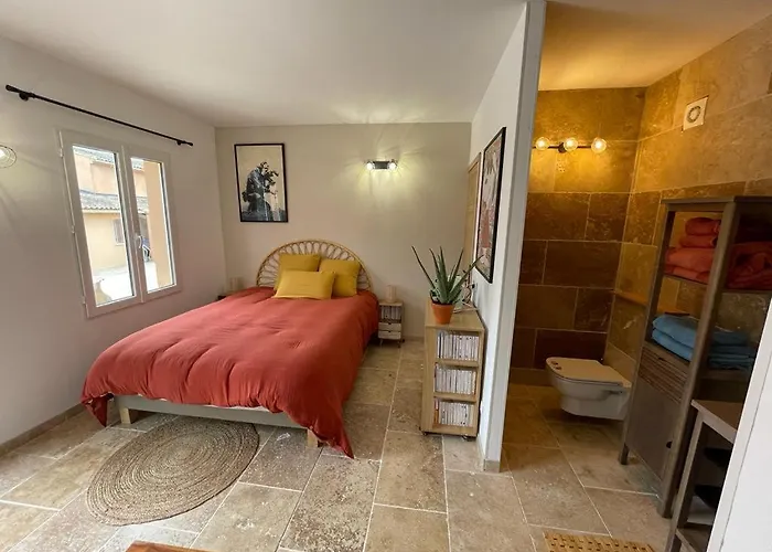 Dependance Cosy Avec Petit Dejeuner Entre Gordes Et L\'Isle Sur La Sorgue