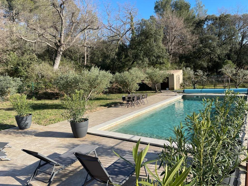 Bed & Breakfast Dependance Cosy Avec Petit Dejeuner Entre Gordes Et L'Isle Sur La Sorgue